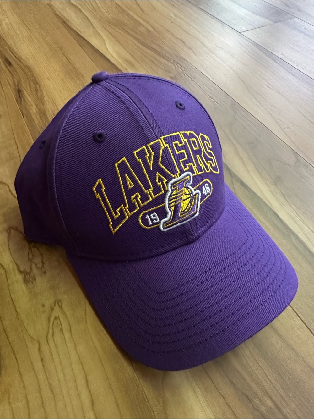 NWOT Los Angeles Lakers Purple Embroidered Basketball Cap